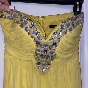 City Triangles Juniors Prom Dress